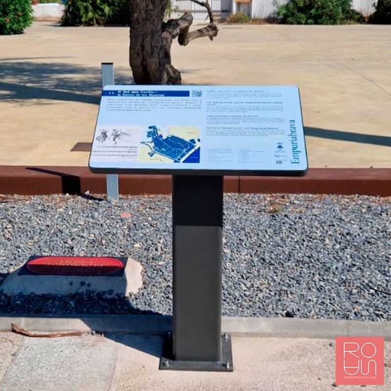 Faristol Informatriu de Disseny: Claredat i Durabilitat per a la Interpretació d'Espais